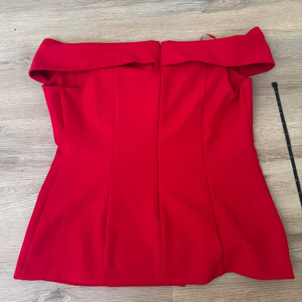 Express off the shoulder suit top - Picture 8 of 8